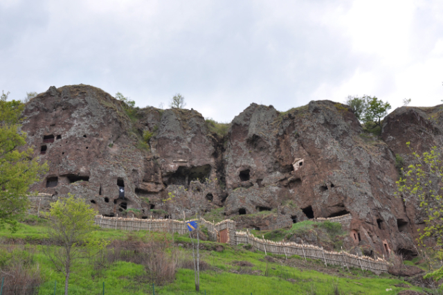 Jonas Caves - Saint-Pierre-Colamine | Secret World Trip Planner