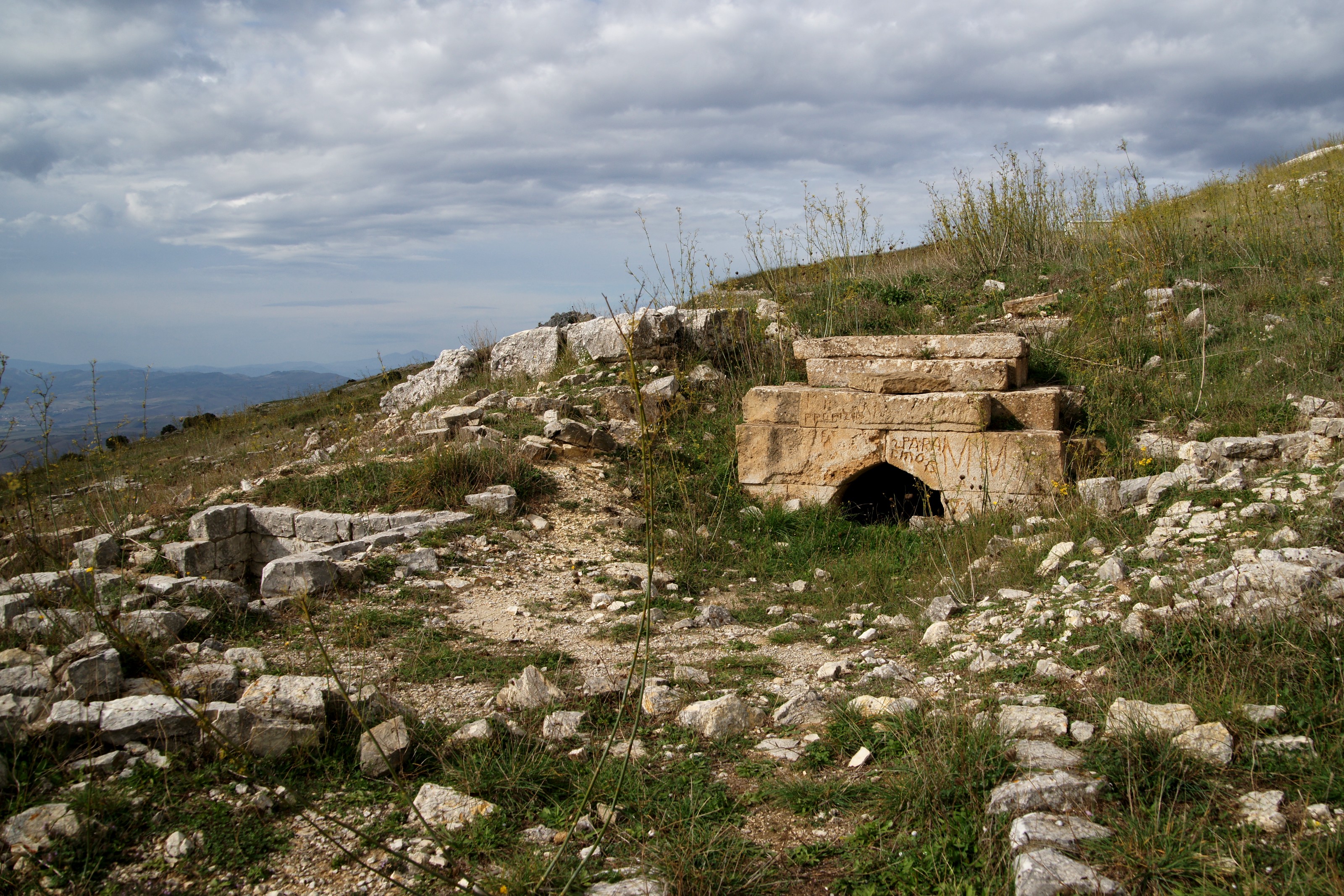 Archeologisch gebied Mount Adranone - Adragna | Secret World Trip Planner