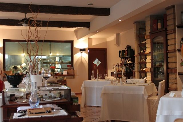 Estià Taverne - Brusciano | Secret World Trip Planner
