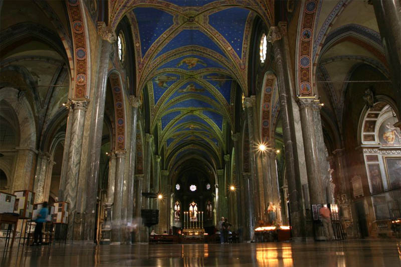 Santa Maria sopra Minerva - Roma | Secret World Trip Planner