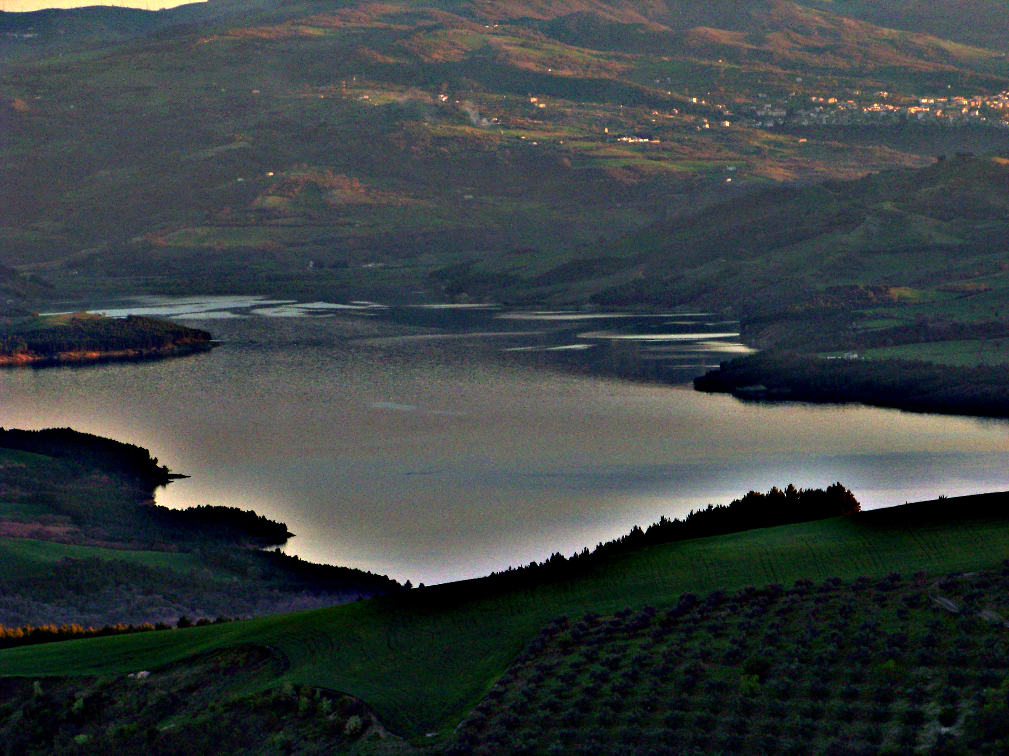 Lake Occhito - Lago di Occhito | Secret World Trip Planner