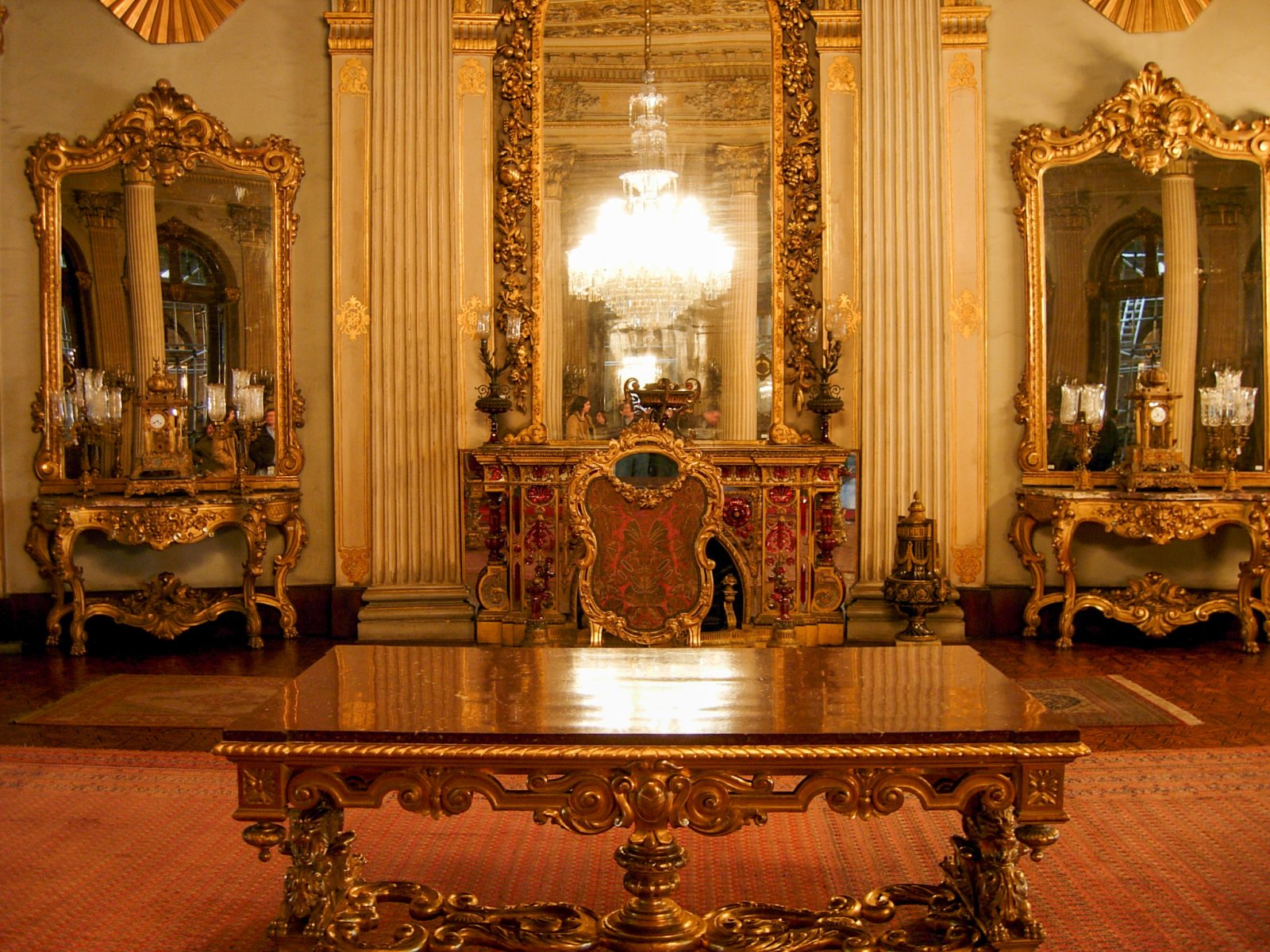 Dolmabahce Palace, Turcja - Dolmabahçe Cd. | Secret World Trip Planner