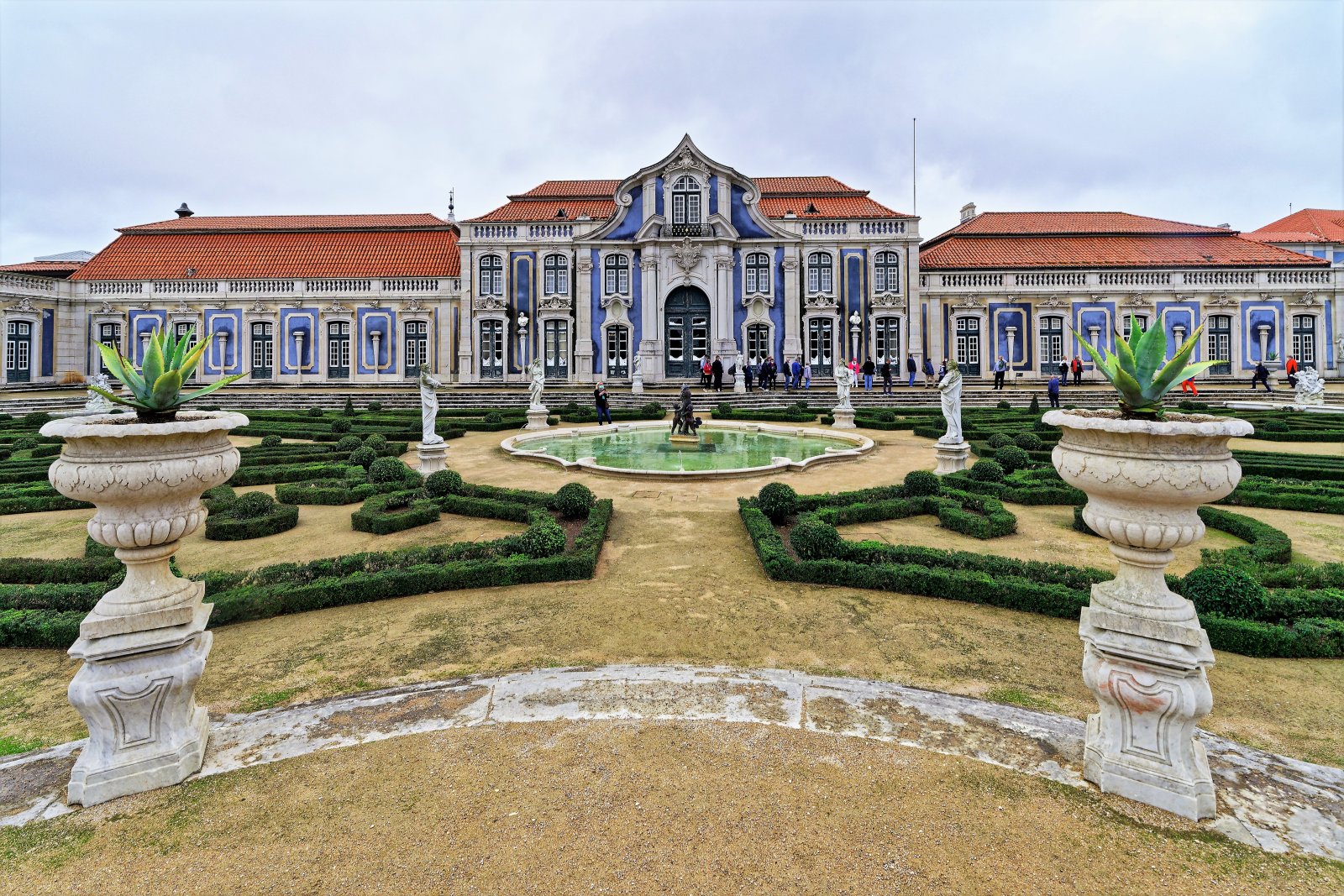 Pałac Narodowy Queluz, Portugalia - Queluz | Secret World Trip Planner