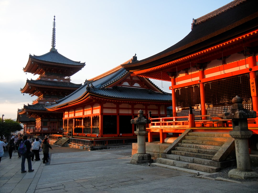 Ninnaji ist einer der großen Unesco-Tempel in Kyoto - Ky?to-shi | Secret World Trip Planner