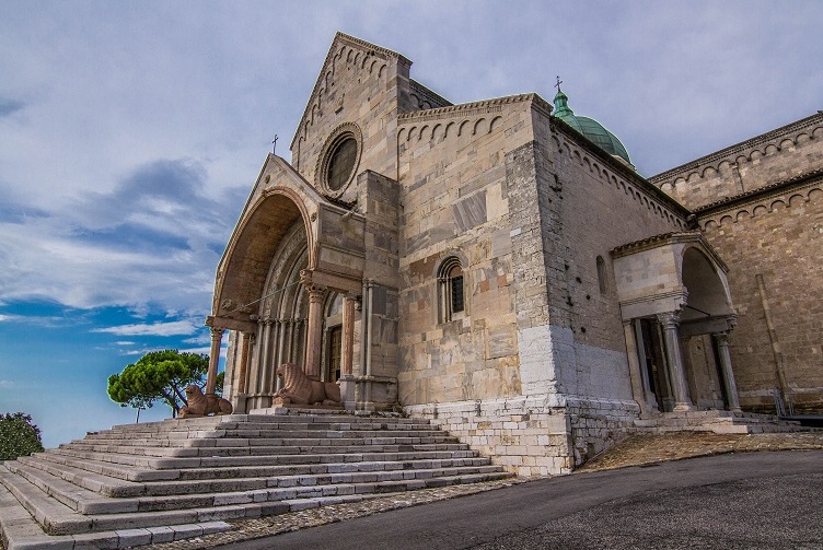 Ancona | Kathedrale von San Ciriaco - Ancona | Secret World Trip Planner