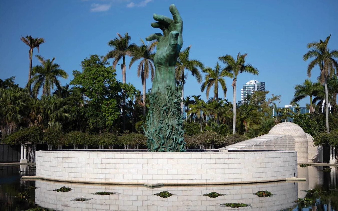 홀로 코스트 기념관은 마이애미 비치에 위치하고 있으며 미국의 장소 중 하나입니다 — Miami Beach