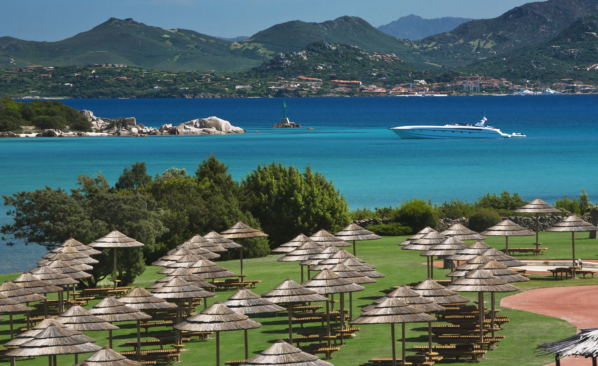 フォックスコーブ - Cala di Volpe | Secret World Trip Planner