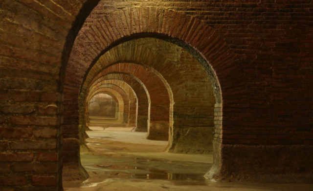 De grootste Romeinse stortbakken in Italië - Fermo | Secret World Trip Planner