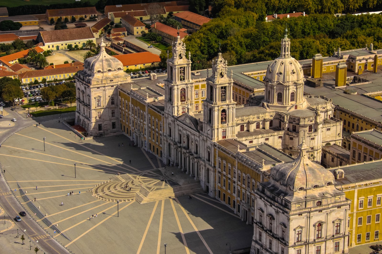 Mafra, w Portugalii jest najdłuższą biblioteką klasztorną - Mafra | Secret World Trip Planner