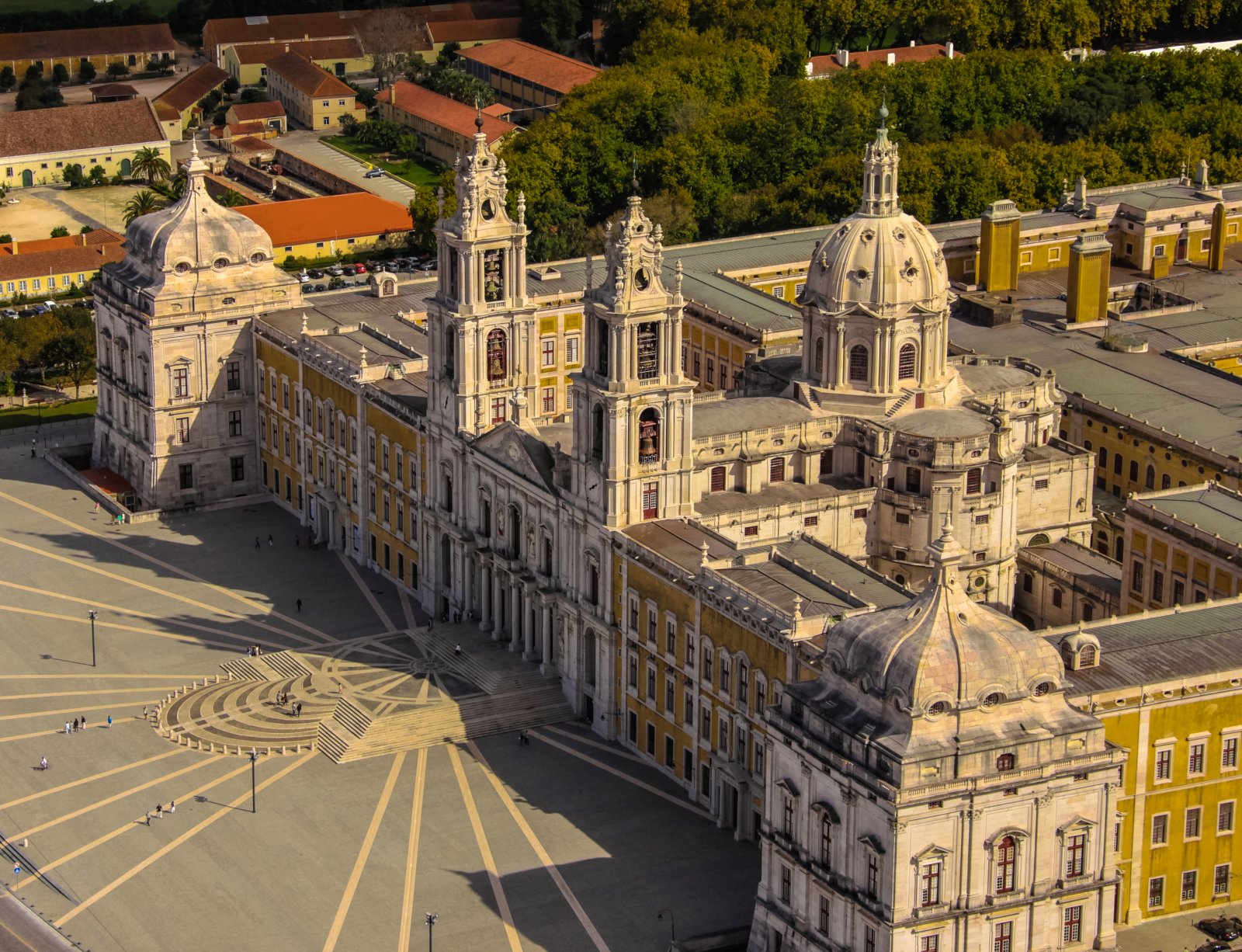 Mafra, w Portugalii jest najdłuższą biblioteką klasztorną - Mafra | Secret World Trip Planner