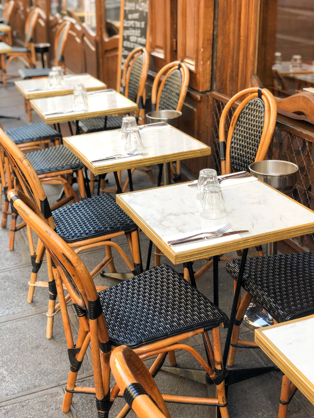 Maison Gatti 的椅子 - Villemer | Secret World Trip Planner