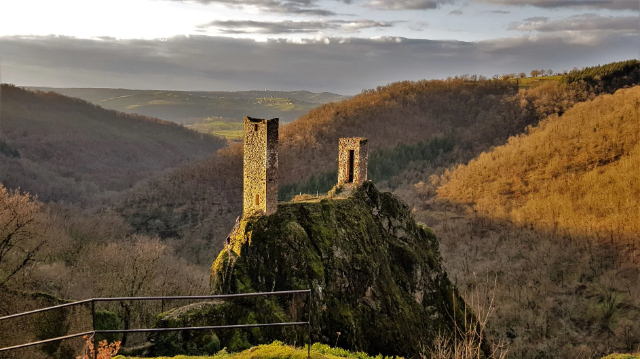 Las ruinas de Peyrusse-le-Roc - Peyrusse-le-Roc | Secret World Trip Planner