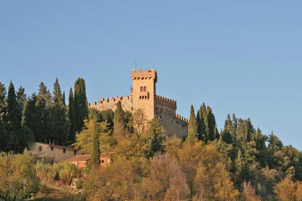 Le château de Strozzavolpe et ses légendes - Poggibonsi | Secret World Trip Planner