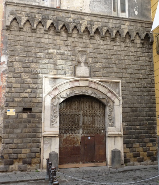 Palazzo Penne .. het Palazzo del Diavolo - Napoli | Secret World Trip Planner