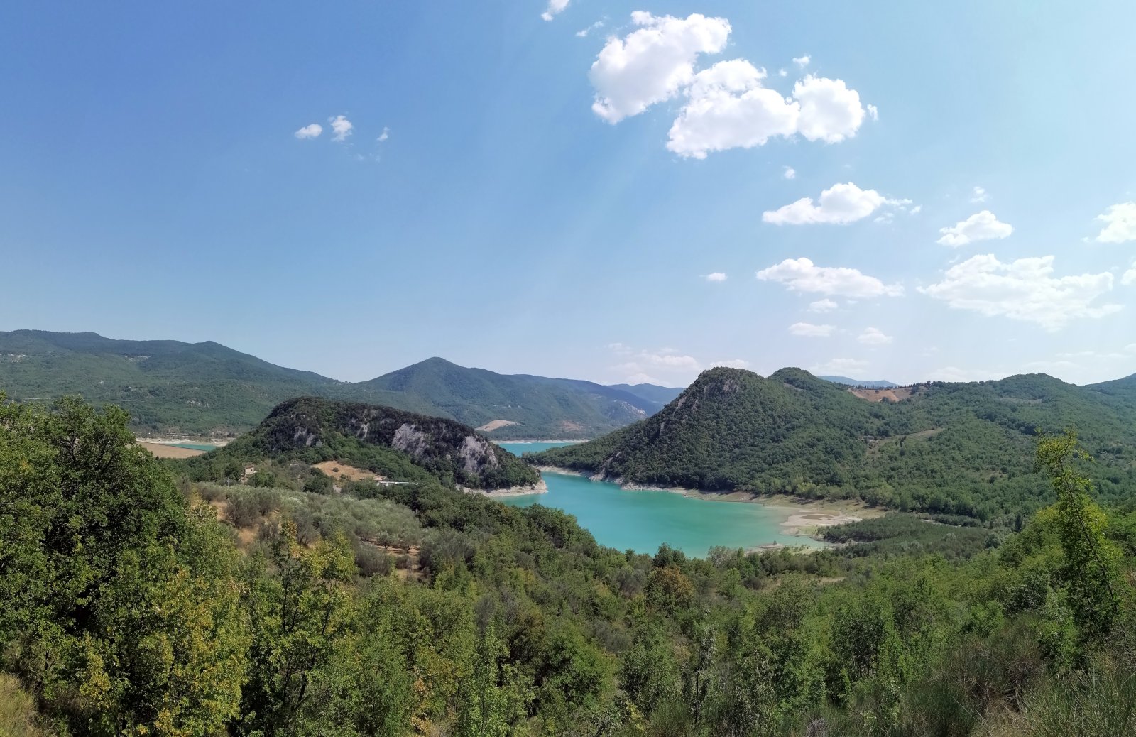 Il Lago Bomba e la splendida vista della Majella - Lago di Bomba | Secret World Trip Planner
