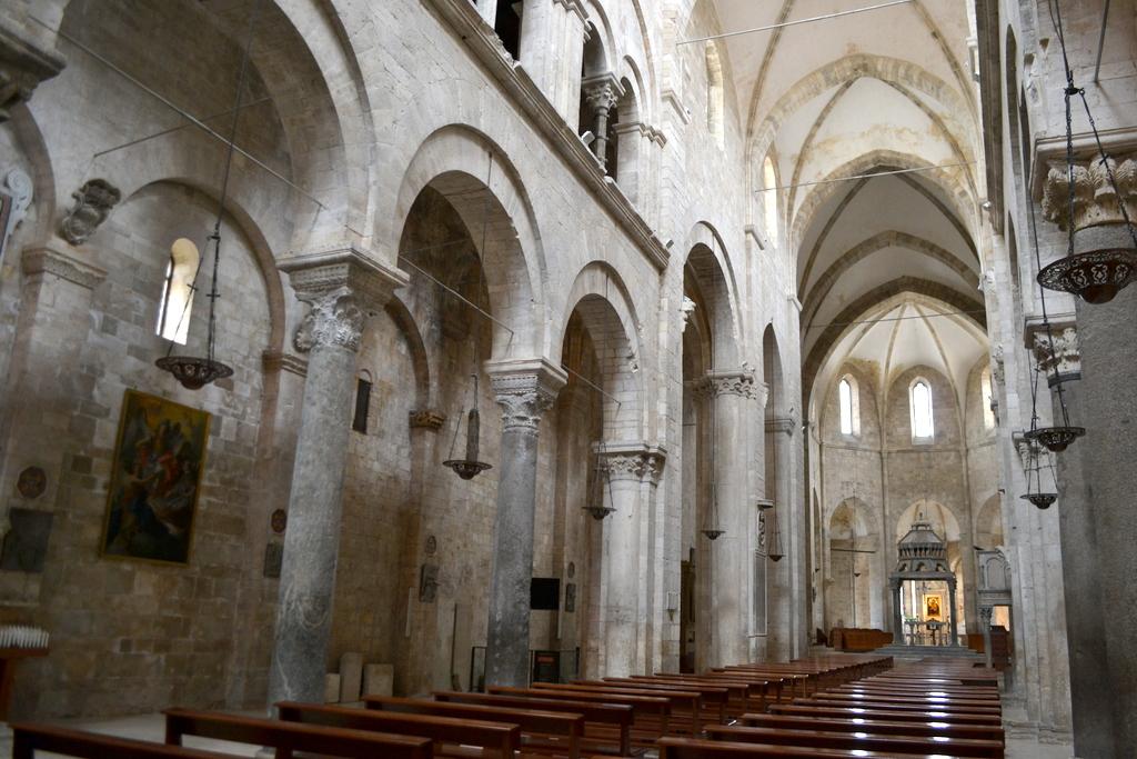 Barletta: Kathedraal van Santa Maria Maggiore - Barletta | Secret World Trip Planner