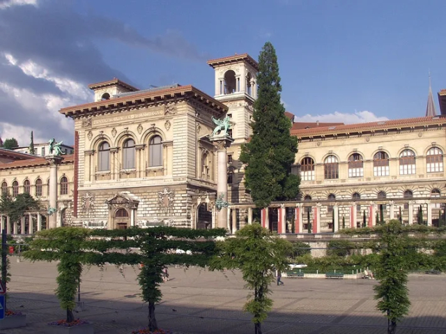 Paleis van Rumine - Lausanne | Secret World Trip Planner