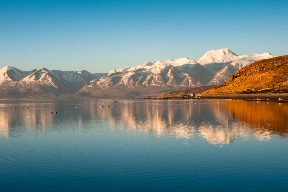 Le lac Manasarovar : le plus haut lac d'eau douce du monde — Prefettura di Ngari