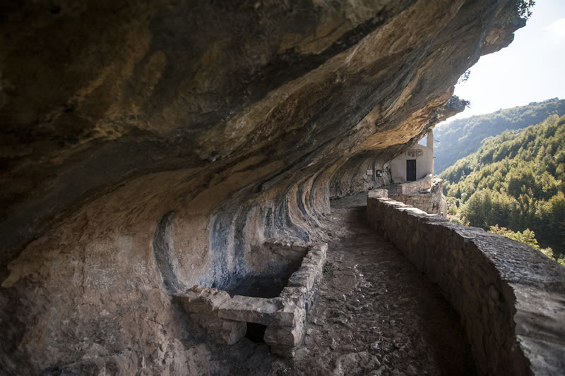 Hermitage van Sint-Bartholomeus in Legio - Roccamorice | Secret World Trip Planner