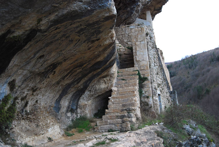 Hermitage van Sint-Bartholomeus in Legio - Roccamorice | Secret World Trip Planner