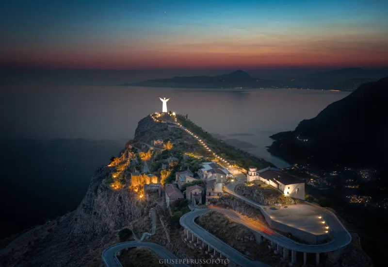 Le Christ de Maratea - Statua del Cristo Redentore | Secret World Trip Planner