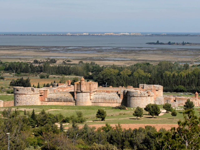 萨尔塞斯城堡 - Salses-le-Château | Secret World Trip Planner