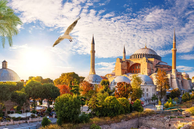Santa Sofía - Ayasofya Meydanı no 1 | Secret World Trip Planner