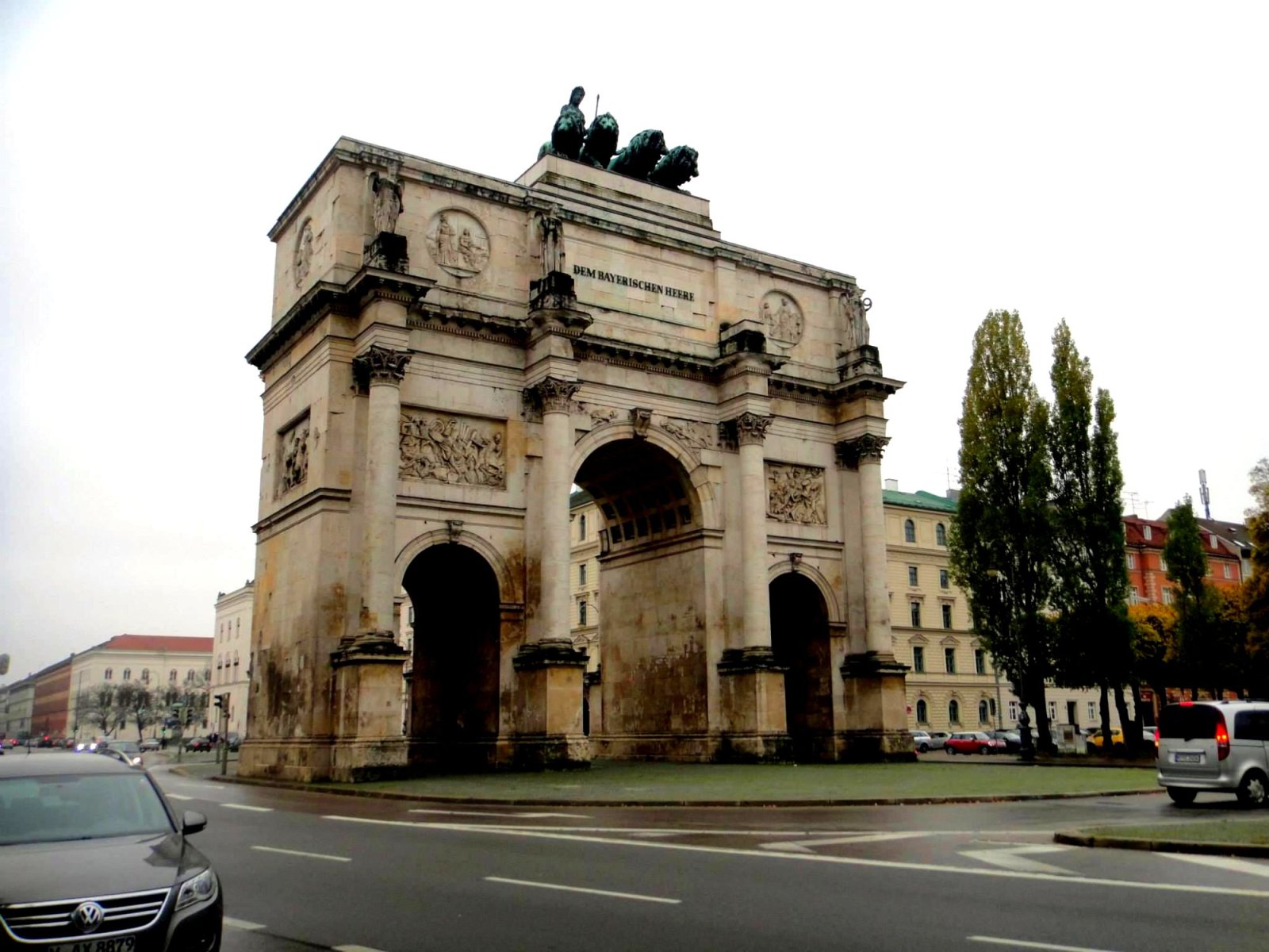 Portão da vitória ou cercador em Munique - München | Secret World Trip Planner
