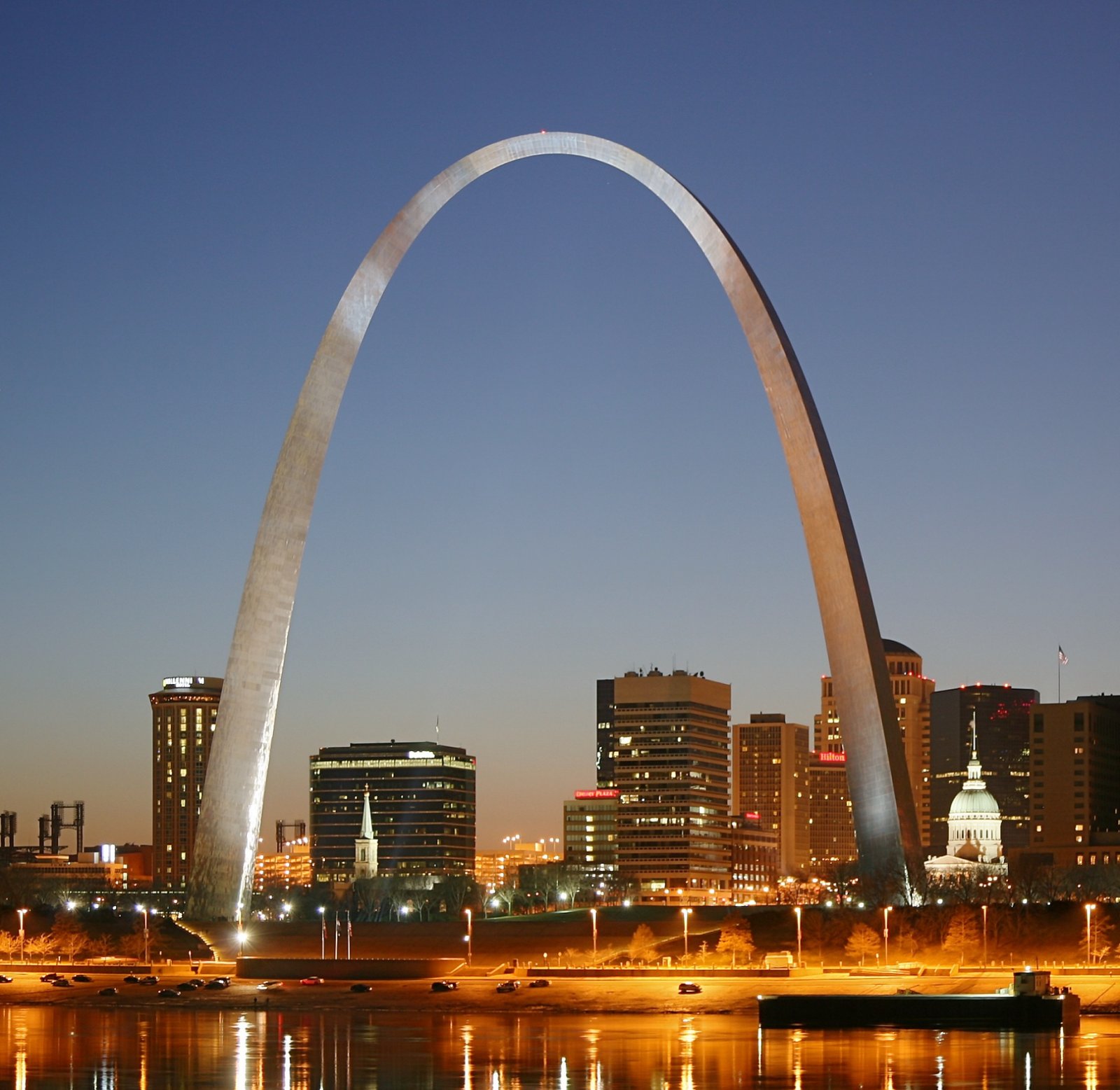 Gateway arch is the tallest arch monument in U.S - St. Louis | Secret World Trip Planner