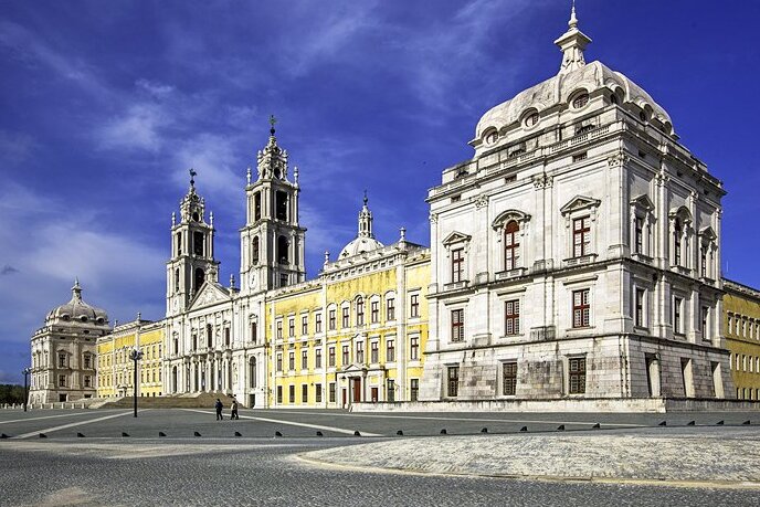 Mafra: ładne miasteczko z ekstrawaganckim Pałacem — Mafra