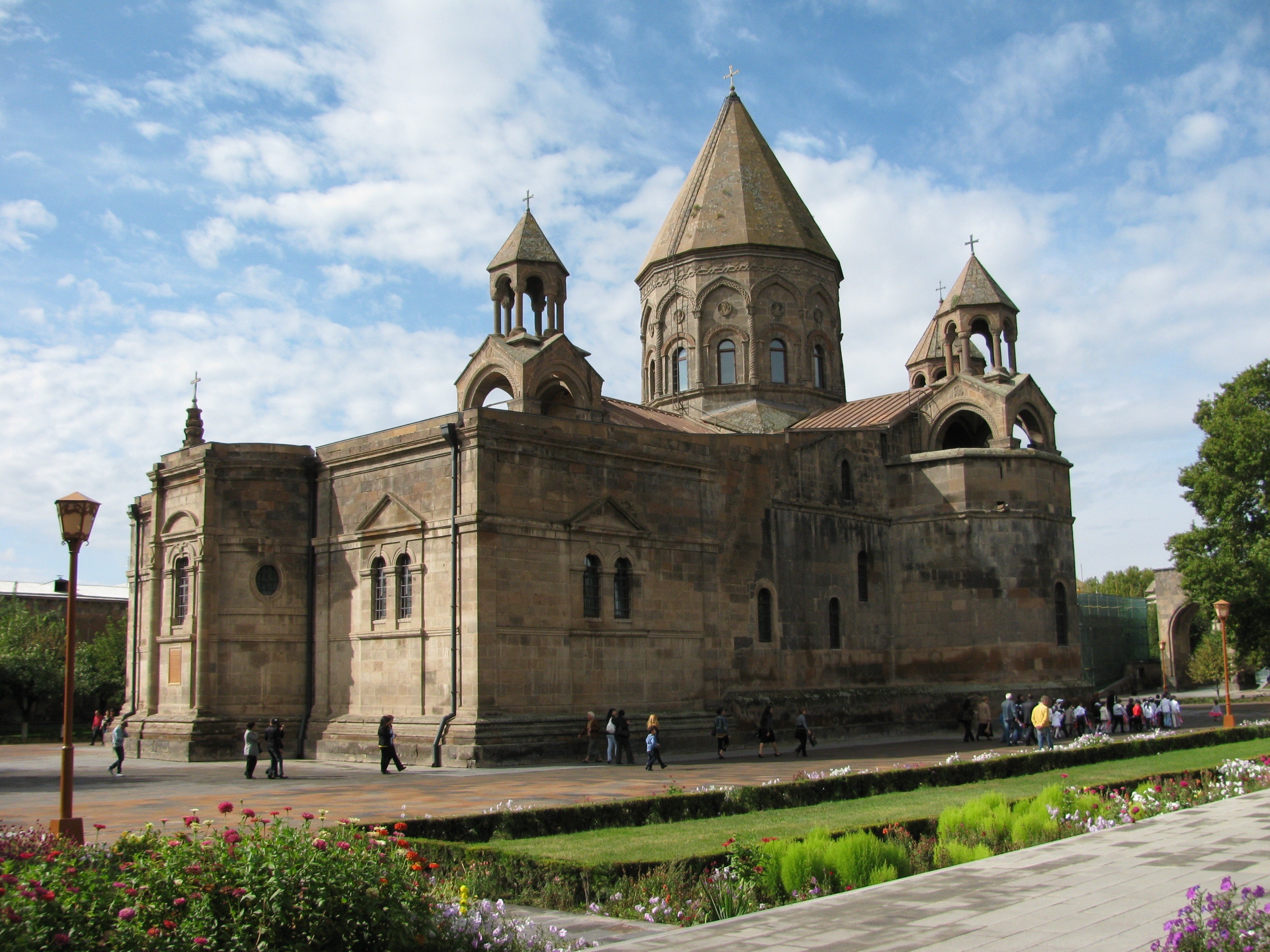 Kathedraal Van Echmiadzin - Echmiadzin | Secret World Trip Planner