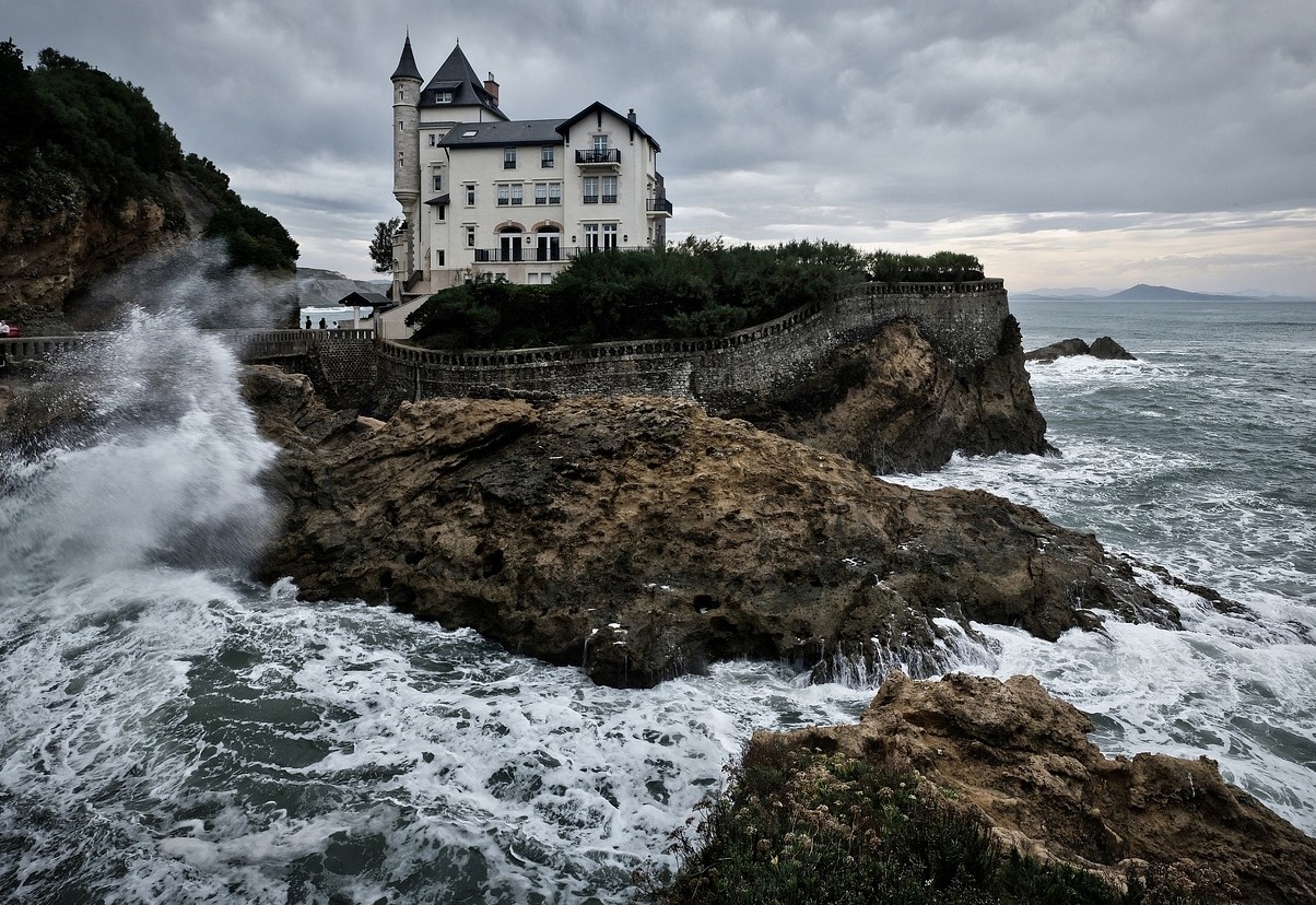 Biarritz: Los balnearios más famosos de la costa vasca. - Biarritz | Secret World Trip Planner