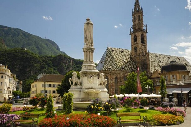 Успенский собор Богоматери в Больцано - Bolzano | Secret World Trip Planner