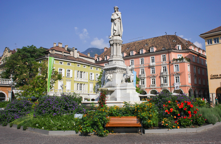 Пьяцца Вальтер, абсолютный центр Больцано - Bolzano | Secret World Trip Planner