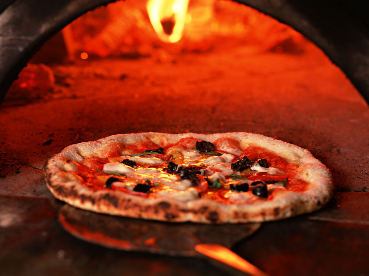 Pizza...a unique dish in the world - Napoli | Secret World Trip Planner