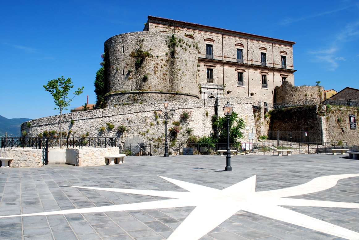 Dorf Teggiano - Teggiano | Secret World Trip Planner