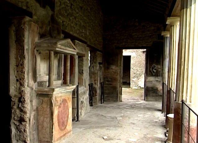 Huis van de Amorini Dorati - Via Dei Vesuvio | Secret World Trip Planner