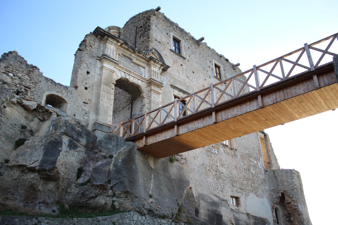 Ruderi Castello bizantino di Simeri Crichi  - Calabria - 88050 Simeri Crichi CZ | Secret World Trip Planner