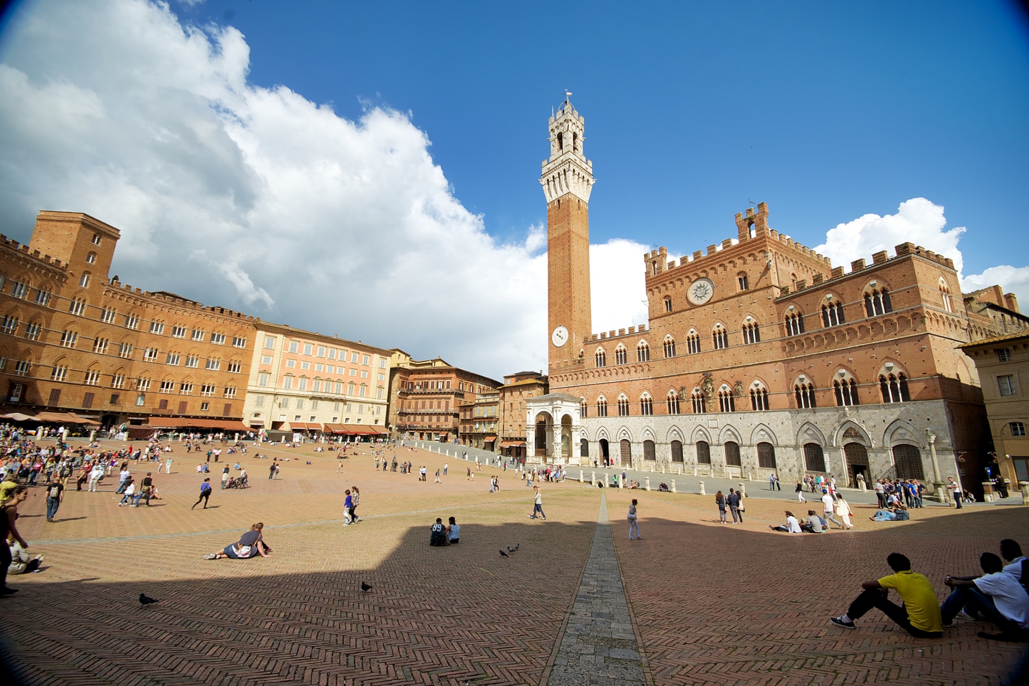Piazza del Campo - Siena | Secret World Trip Planner