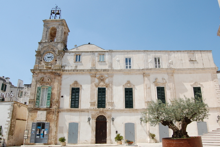 市民塔的玛蒂娜*弗兰卡 - Martina Franca | Secret World Trip Planner