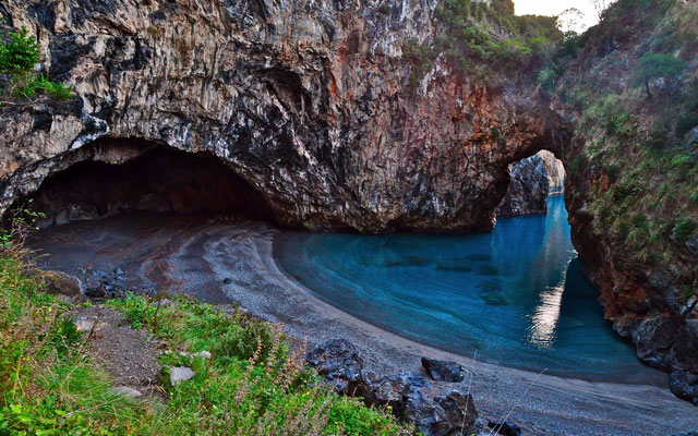 Arcomagno het geheime strand - San Nicola Arcella | Secret World Trip Planner