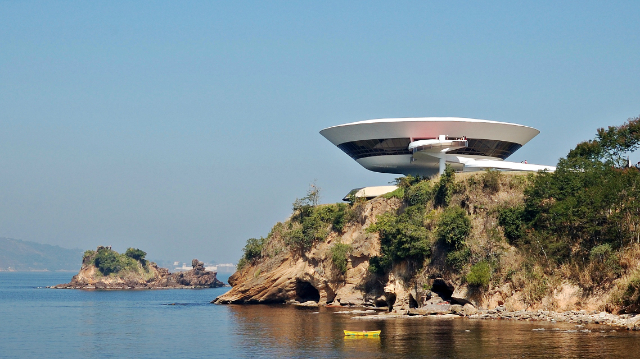 ニテロイ現代美術館 - Niterói - RJ | Secret World Trip Planner