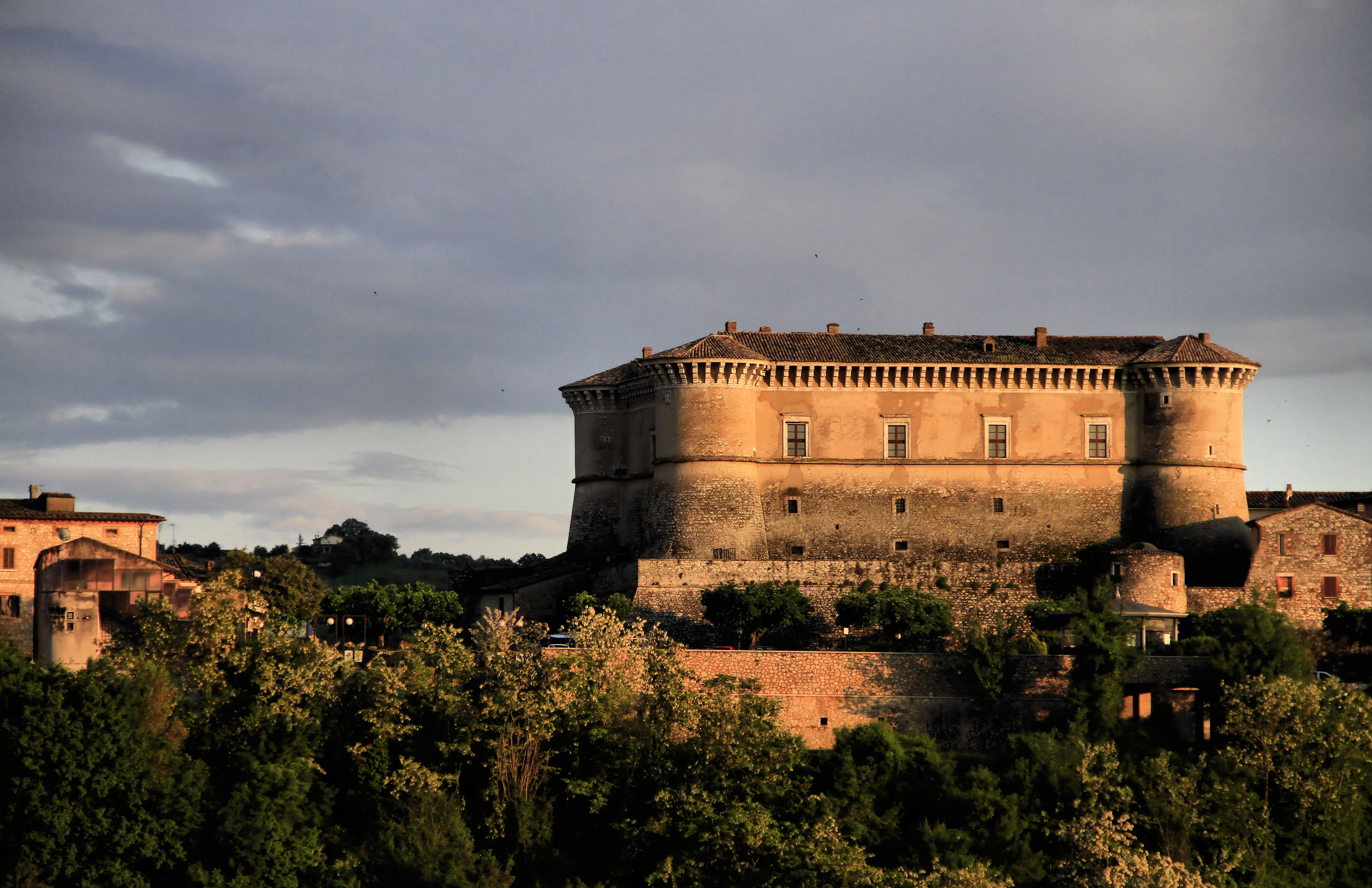 Kasteel van Alviano - Alviano | Secret World Trip Planner