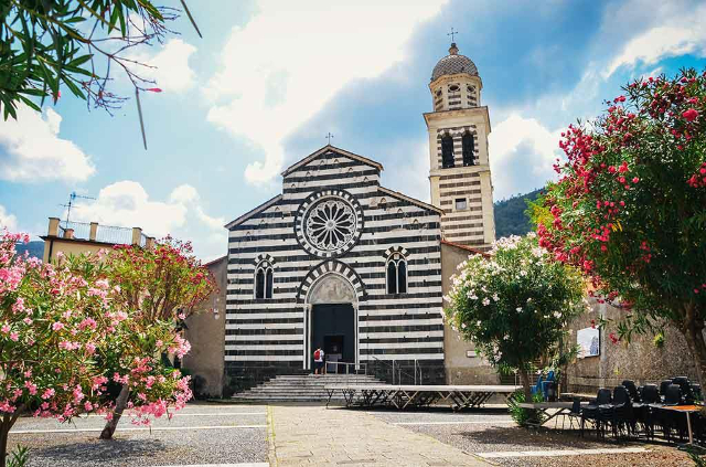 Kerk van St. Andrew - Levanto | Secret World Trip Planner