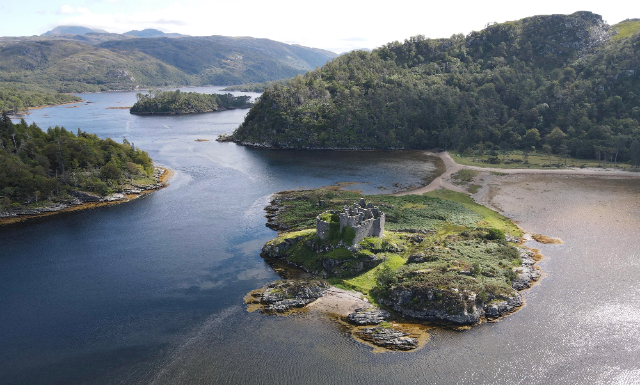 カステッロ ディ ティオラム - Loch Moidart | Secret World Trip Planner
