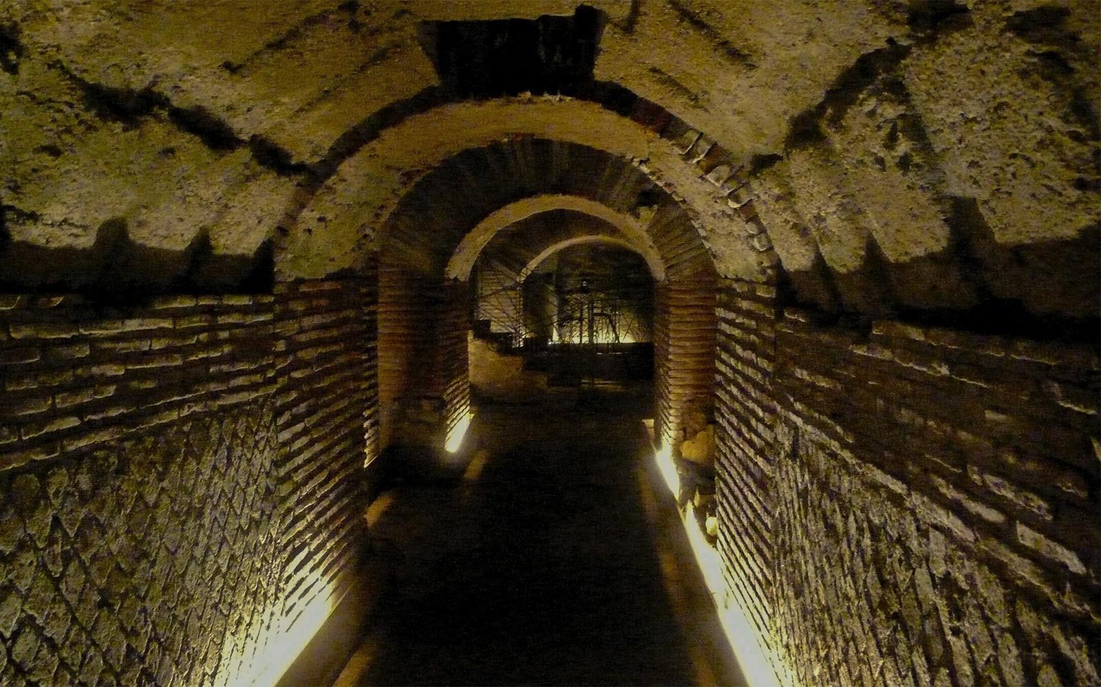 Napoli Sotterranea (Неаполитанский метрополитен) - Napoli | Secret World Trip Planner
