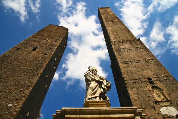 Ezeltoren - Bologna | Secret World Trip Planner
