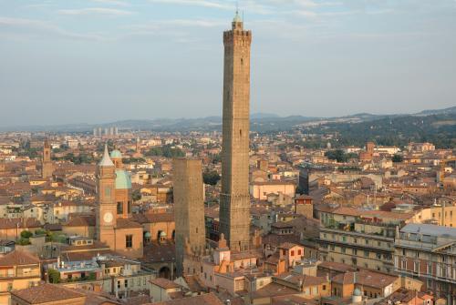Ezeltoren - Bologna | Secret World Trip Planner