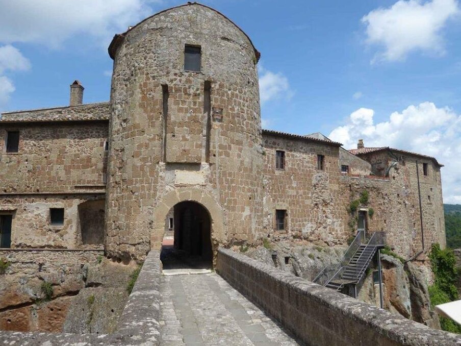 La Fortaleza de Orsini en Sorano - Sorano | Secret World Trip Planner