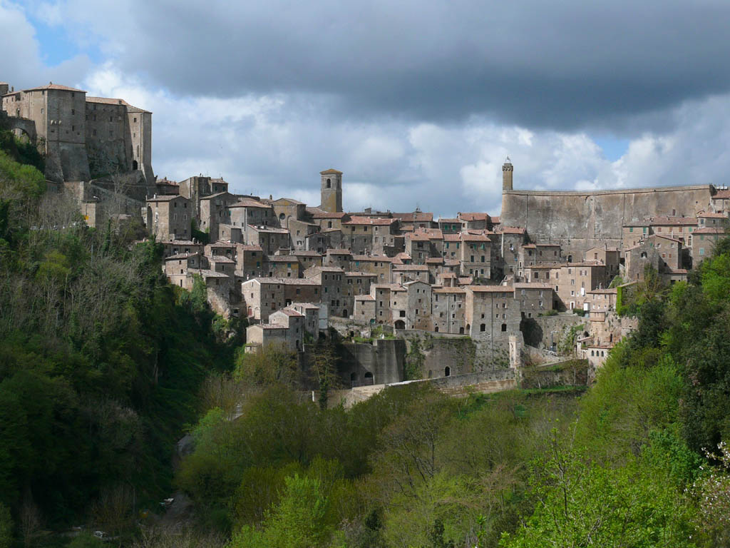 La Fortaleza de Orsini en Sorano - Sorano | Secret World Trip Planner
